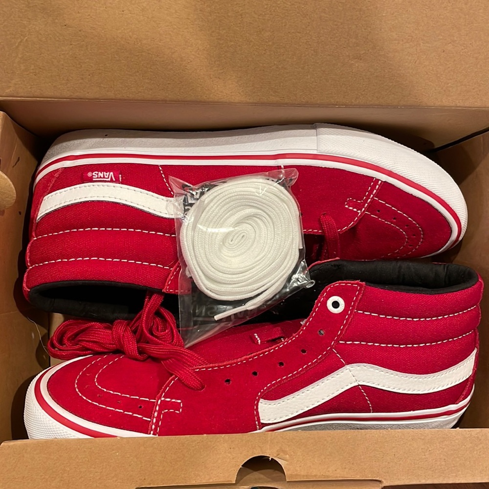 Vans Men’s SK8-Mid Pro in Scarlet/White US 8.5